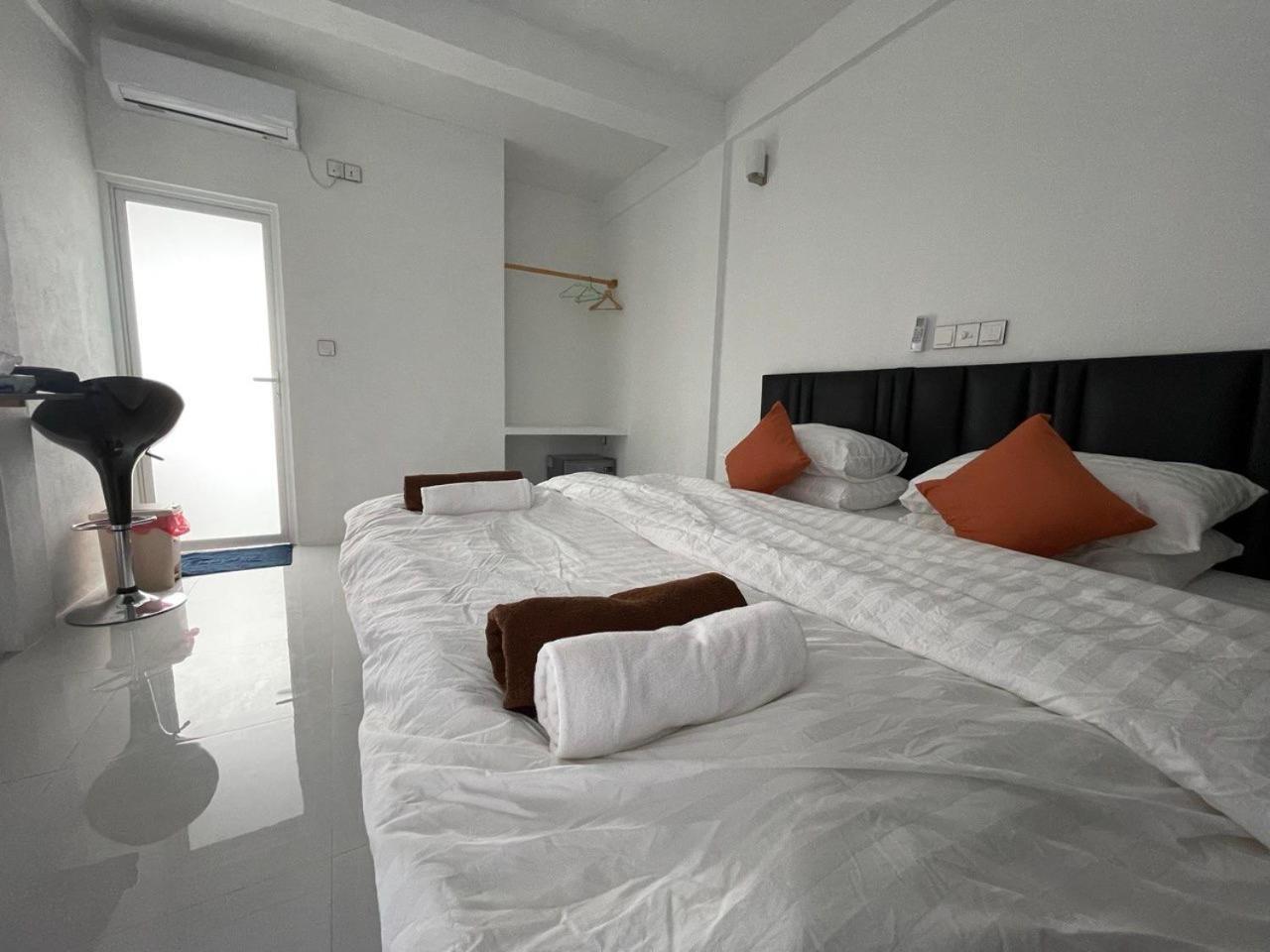 Dacha Thoddoo White Sand Exterior photo